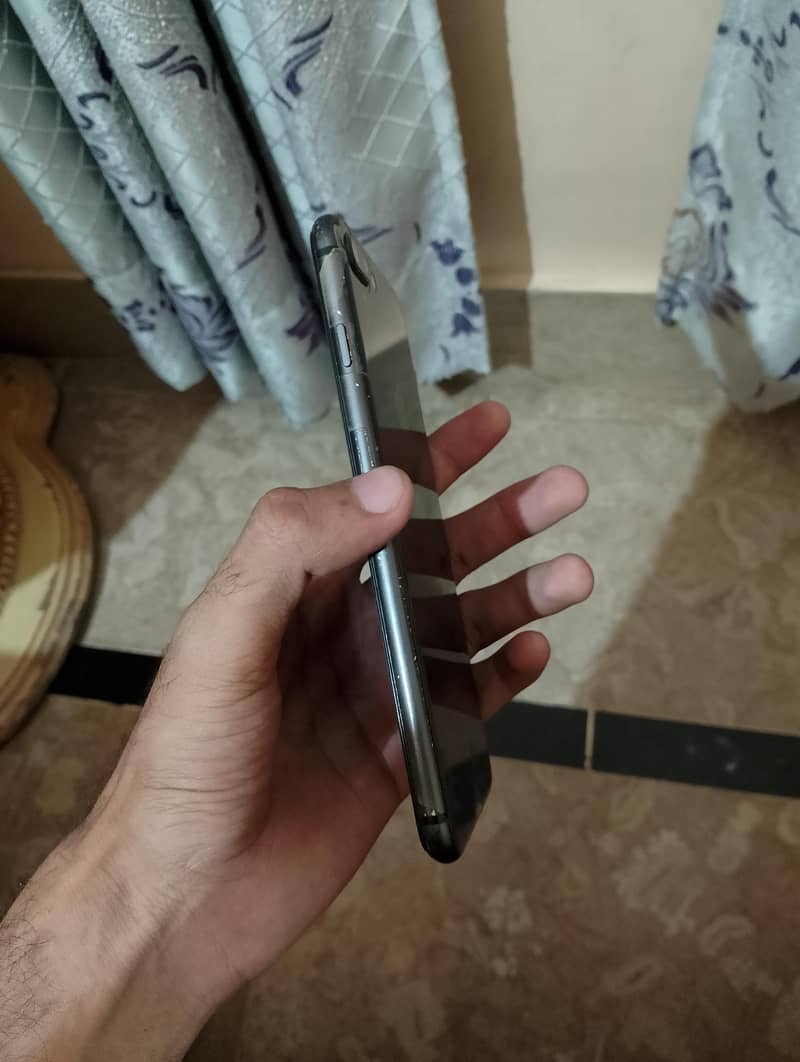 iPhone 8 plus 4