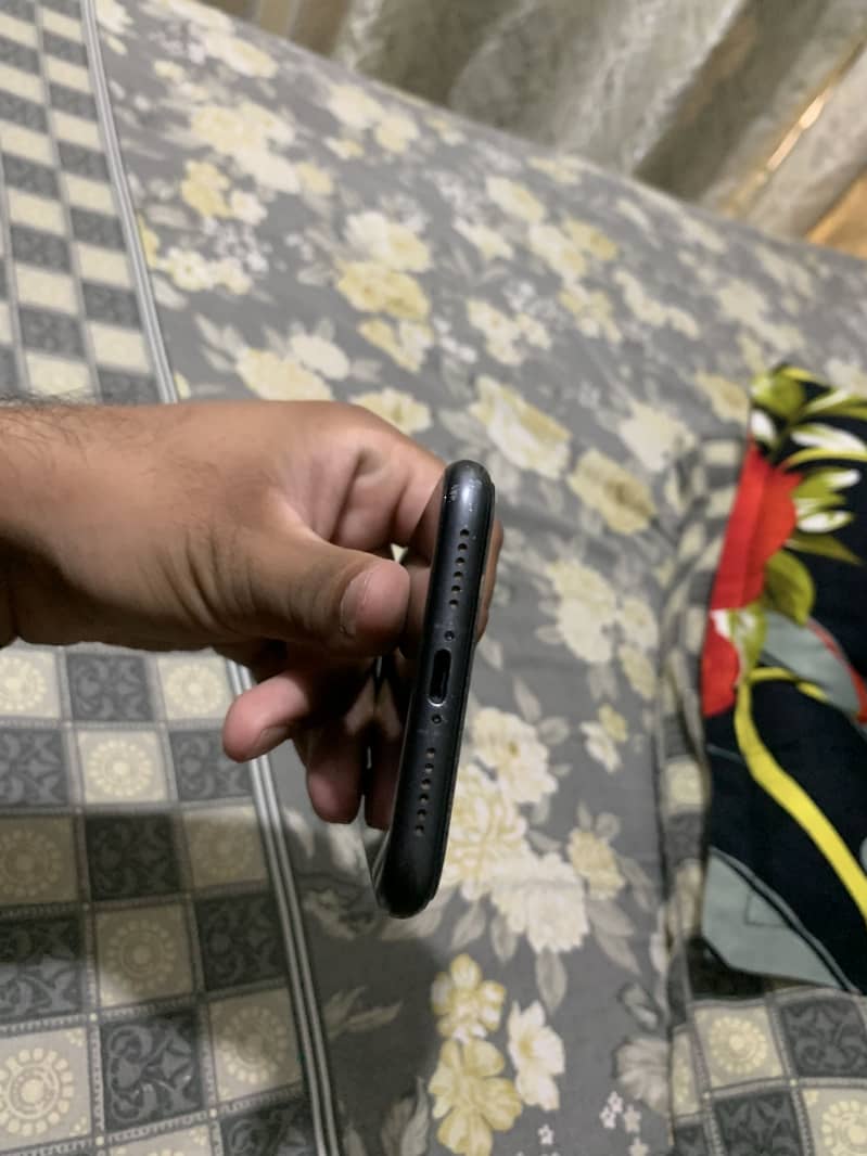 Iphone 11 4