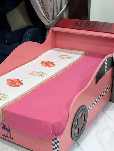 kids bed with good condition