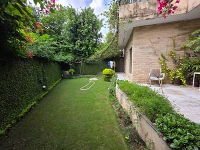 F-6 House Sized 933 Square Yards