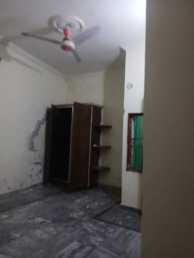 Ghouri town pH 5b 3 bed falt For Rent water electrity Available
