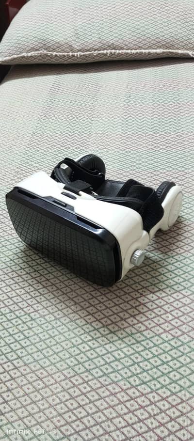 VR BOX/ HEADSET