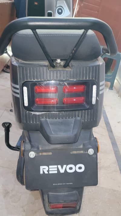 Revoo Electric Bike