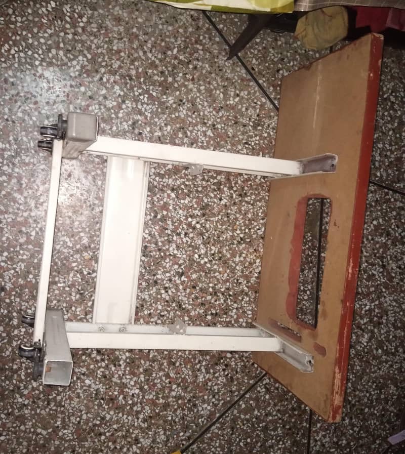 Sewing machine table 1