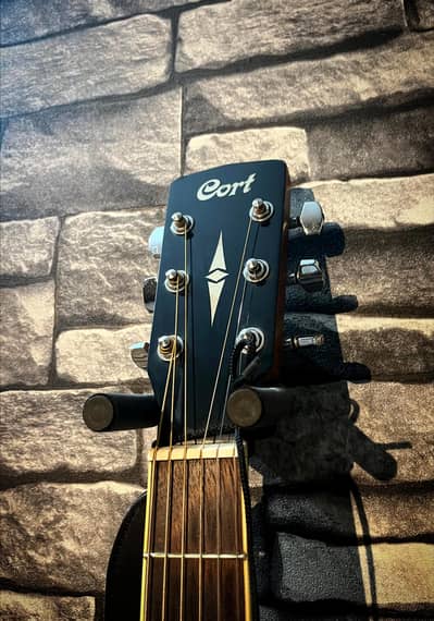 Premium Cort Semi-Acoustic Guitar – Excellent Condition