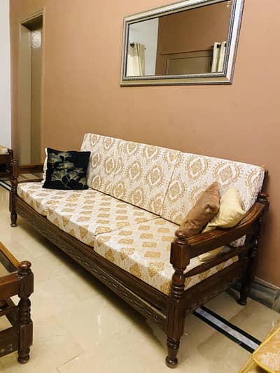 Sofa set , sethi & centre table for sale