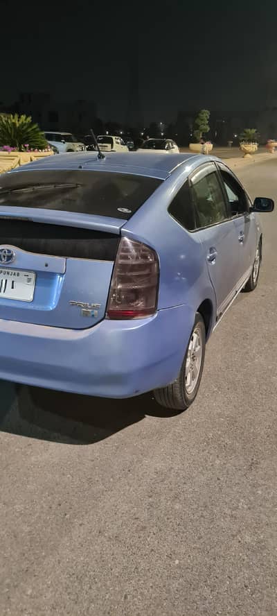 Toyota Prius 2007-2012 Model 21KM fuel Average in Local urgent sale