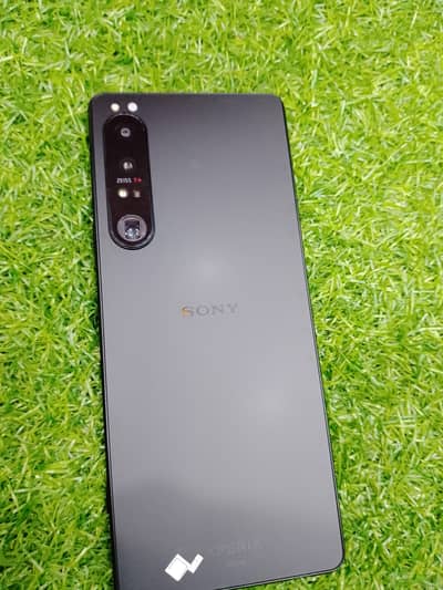 Xperia 1 mark 4.12/256 snapdragon 8gen 1