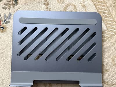 WAVLINK UMD07 Ergonomic Laptop Stand with USB-C