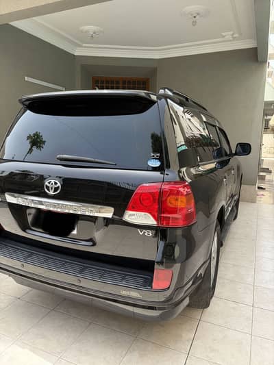 Toyota land cruiser zx 2012 model