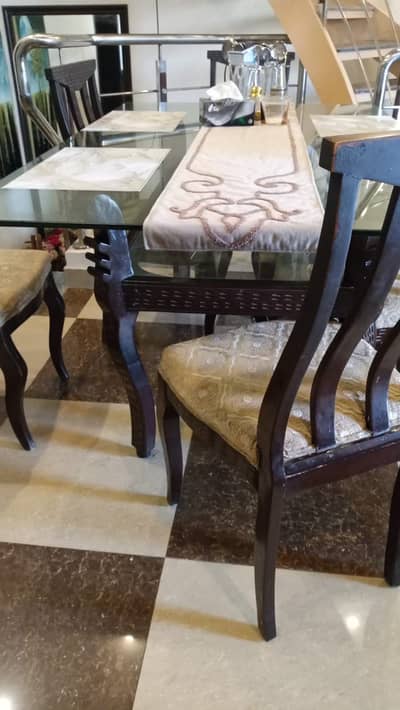Dining table for sale