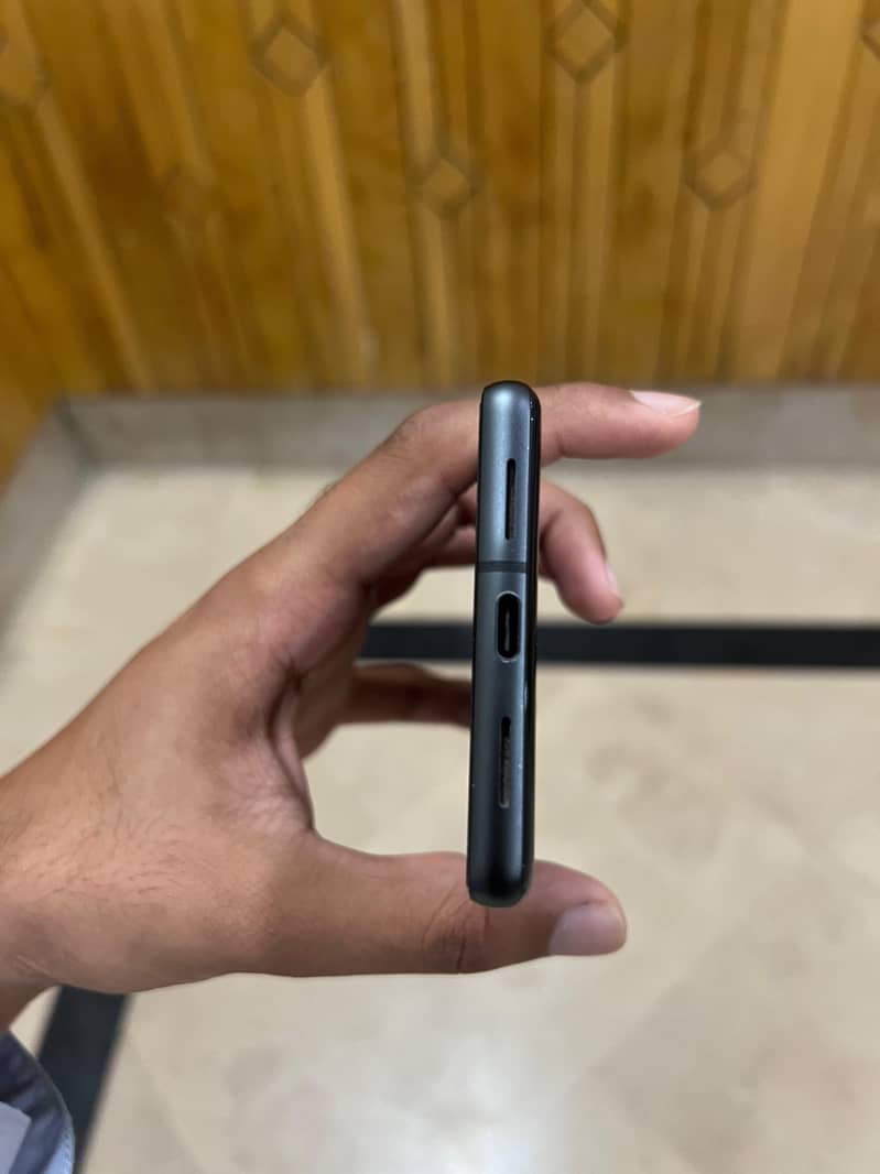 Google Pixel 7 4