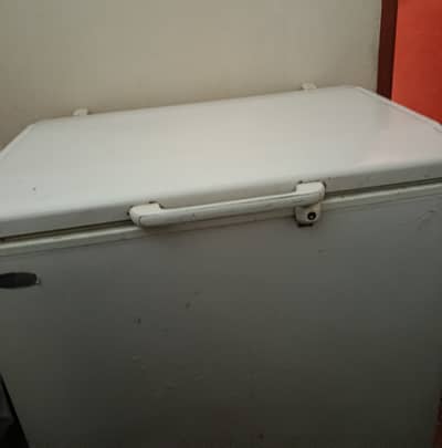 Waves deep freezer
