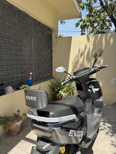 Evee Electric Scooter – Excellent Condition 3 month use