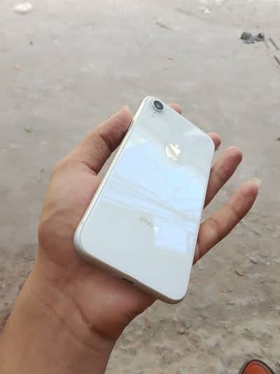 iPhone XR condition 10.8. 9