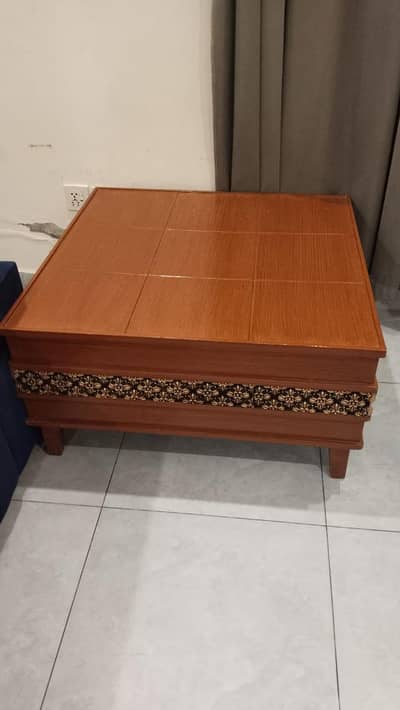 table for sale in good condition 10/10 contact no 03146621971