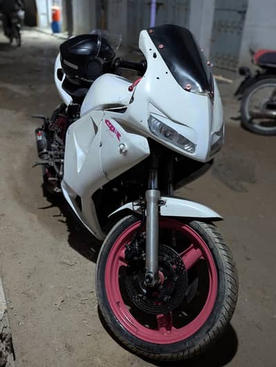 Honda CBR 250rr MC22 1998 known as Babyblade