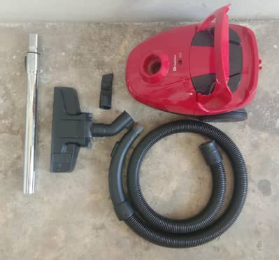 Dawlance 700W vacuum cleaner