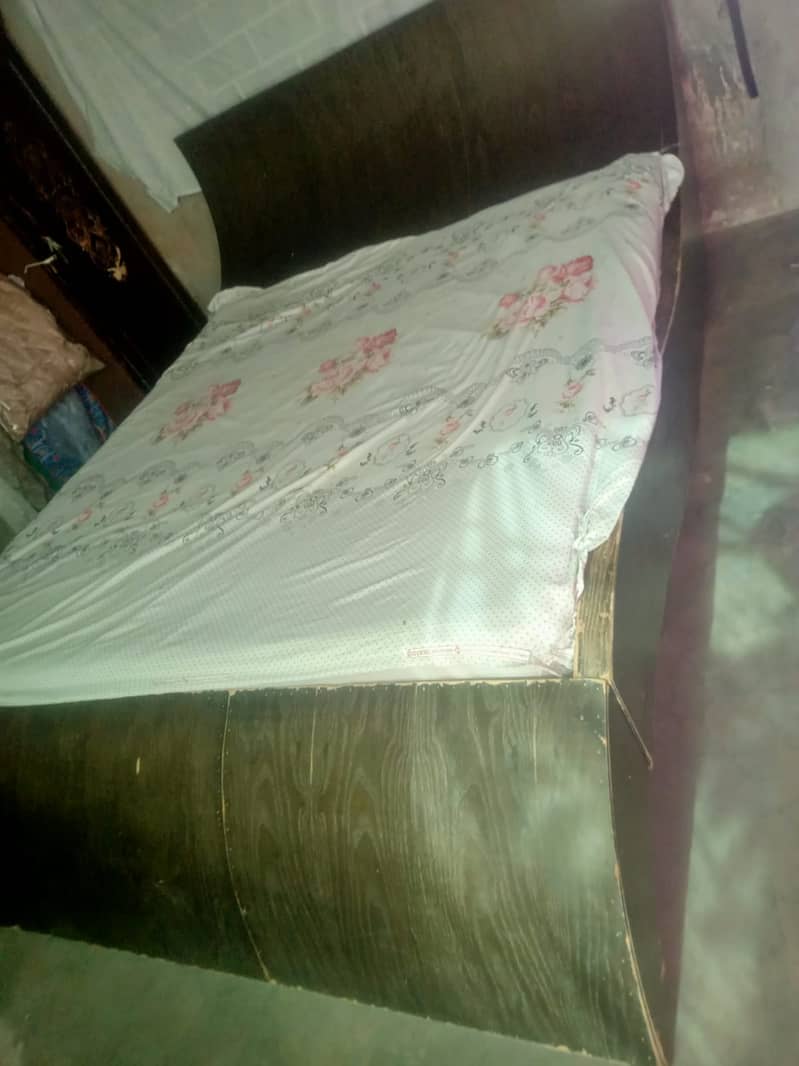 Queen Size Solid Wood Bed – Strong Condition 2