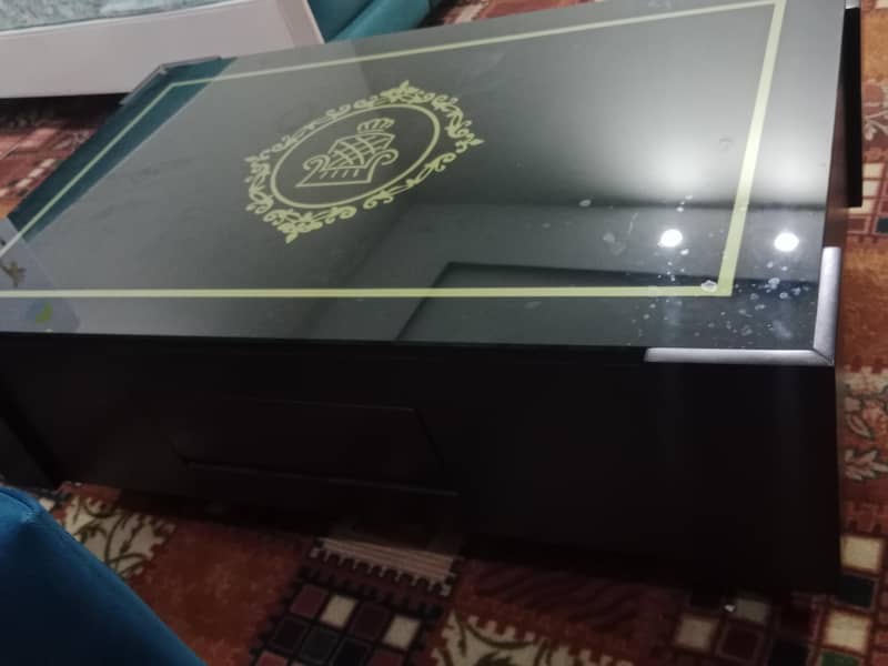 Center Table 0