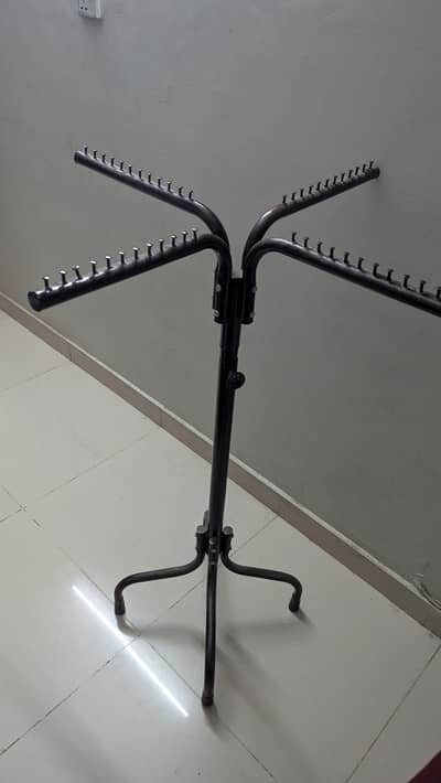 clothes hanging stand