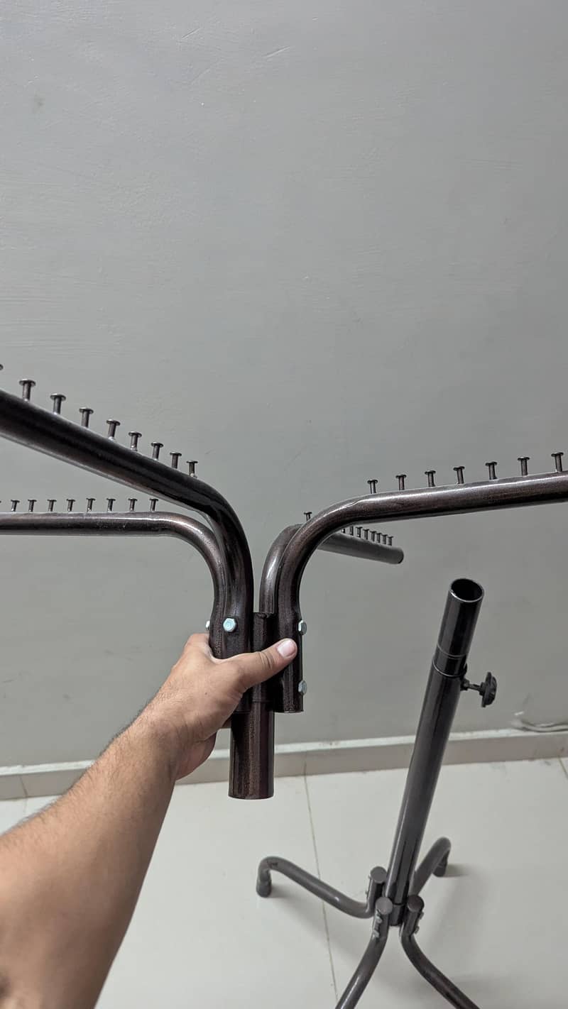 clothes hanging stand 2