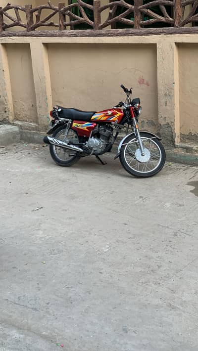 Honda 125 black colour 25-26