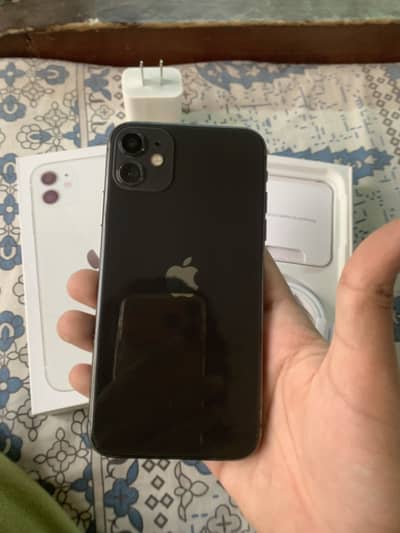 iphone 11 64gb urgent sale non pta 03246602625