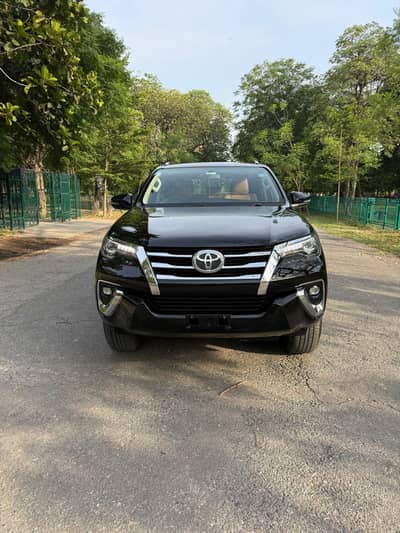 Toyota Fortuner 2.7 V