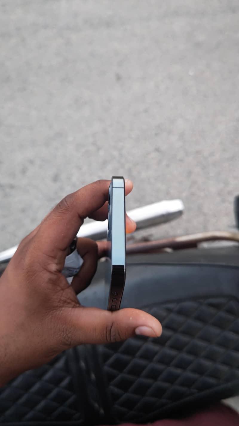iphone 12 pro 2