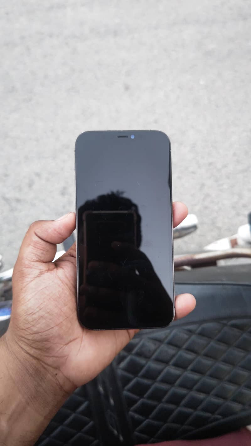 iphone 12 pro 4