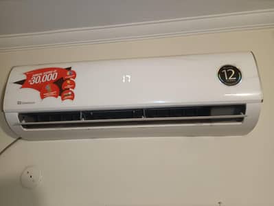 barnd new Dawlance DC inverter olny 2 month use 03124119862