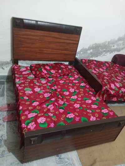 2 Single Beds For Sale In Good Condition
