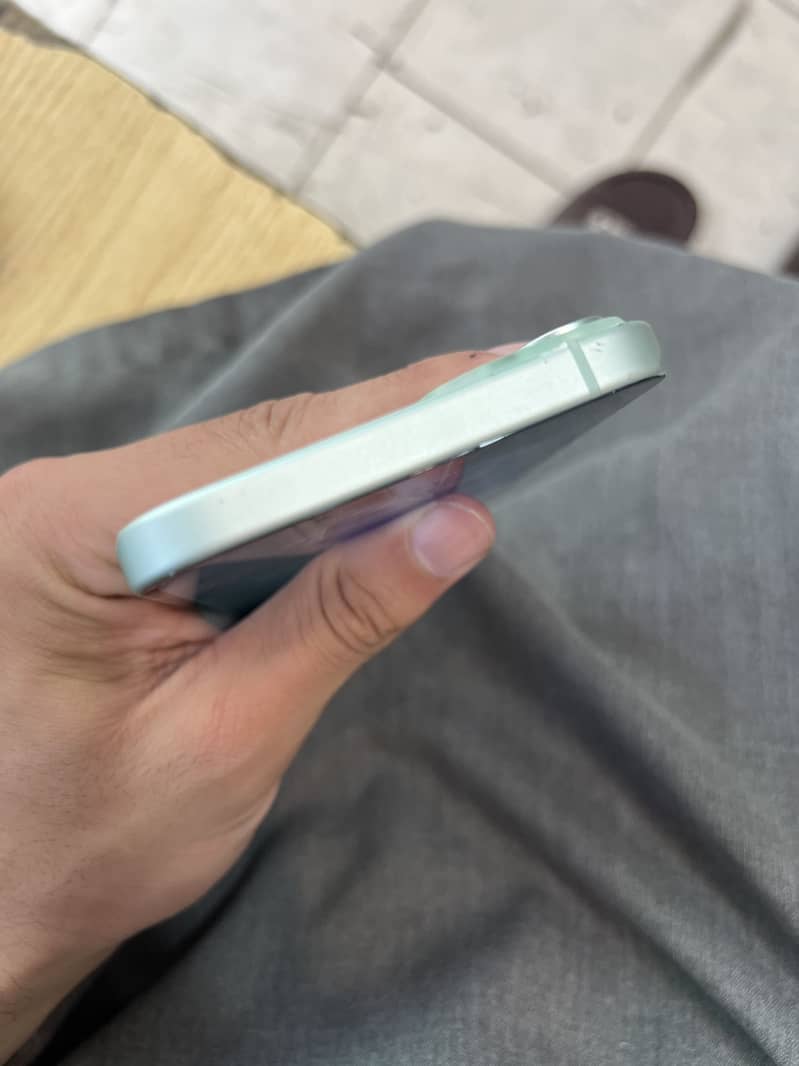 iPhone 15 plus 2