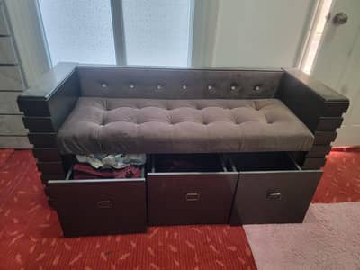 wood sofa for homes and beauty parlors