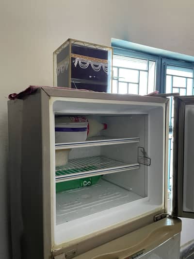 All ok Home use fridge 10/10 conditions not a single fault