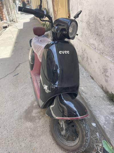 Evee LX model new 2026 only 270 km driven