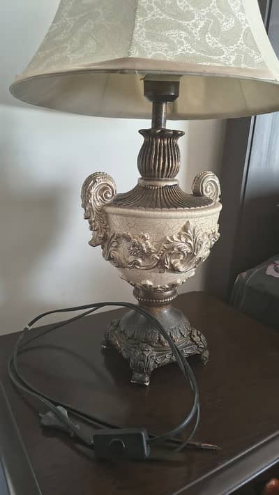 Beautiful Table Lamps Set for SALE1
