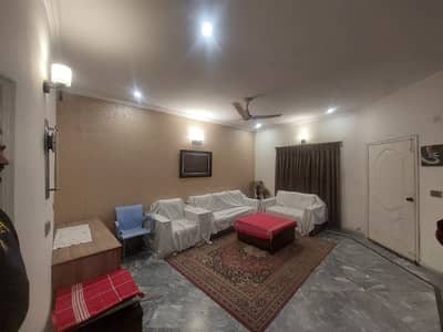 4 Marla Faicing Park Upper Portion Available For Rent in R1 Block Near Shaukat Khanam Hospital Lahore