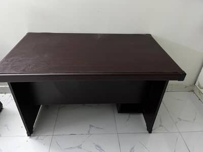wooden computer table