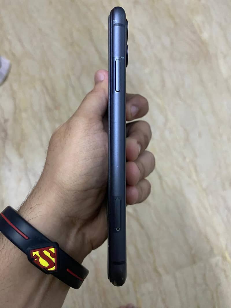 Apple iPhone 11 3
