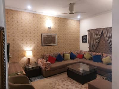 4 Marla Faicing Park Lower Portion Available For Rent in R1 Block Near Shaukat Khanam Hospital Lahore