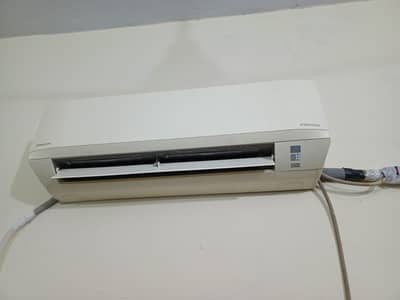 Daikin ac 1 ton inverter in good condition