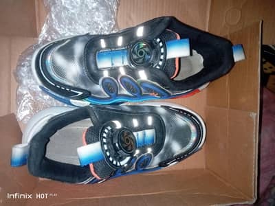 shoes and lofer  6 sal k bachy k lie dono k 2000