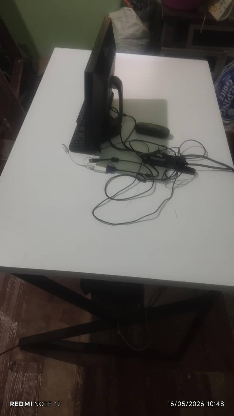 large office table / computer table 0