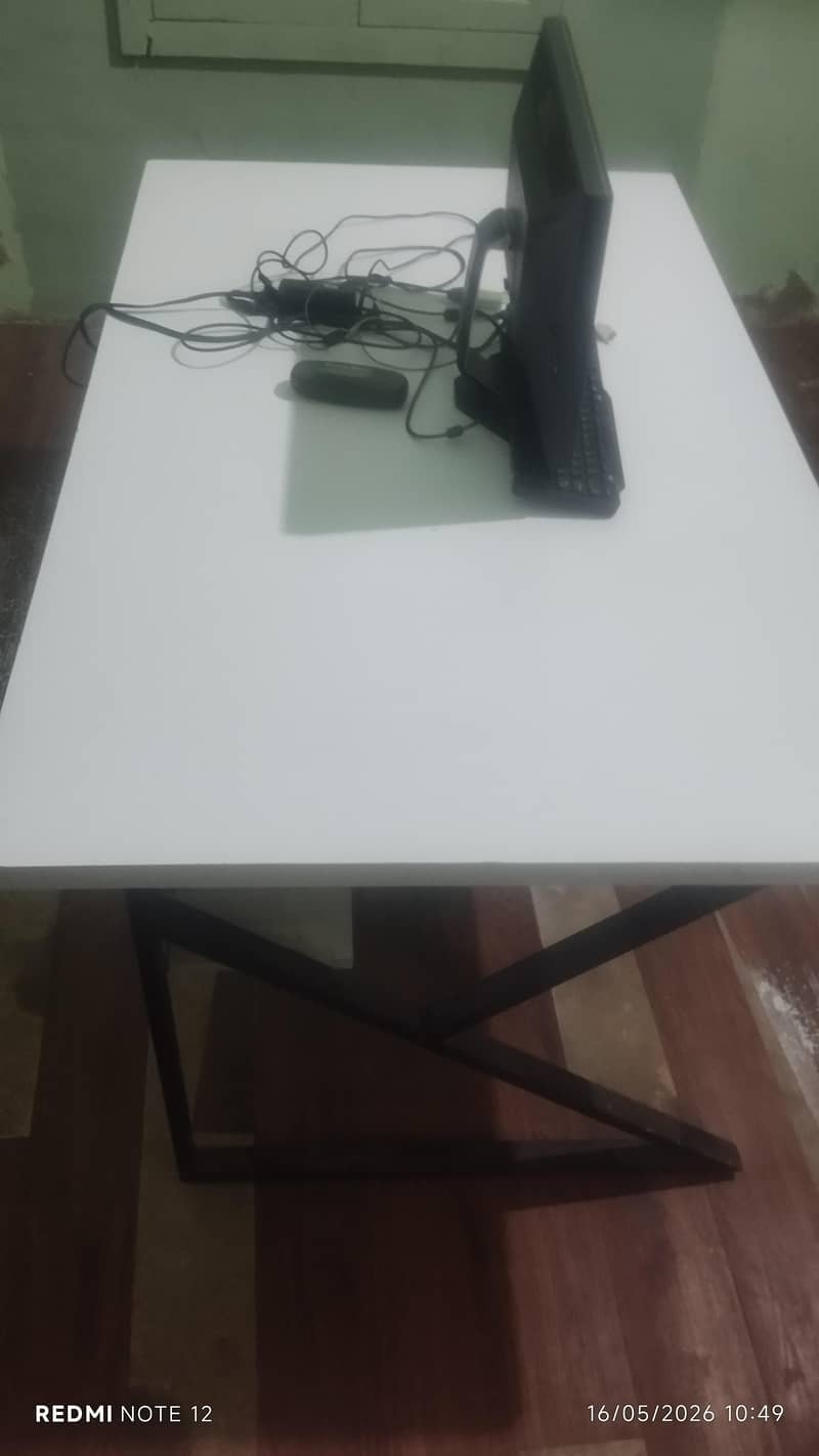 large office table / computer table 1
