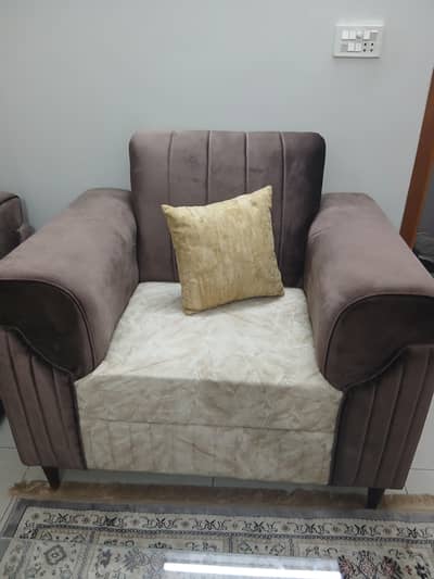 7 seater new like sofa set