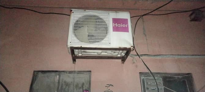 1.5 ton AC for sale in running condition
