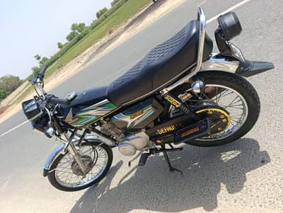 HONDA 125 BLACK 10\10 CONDITION ALL OK. Call 03227670845
