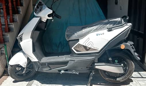 Evee Gen-Z Pro Electric Scooter – Almost Brand New, 170 km only